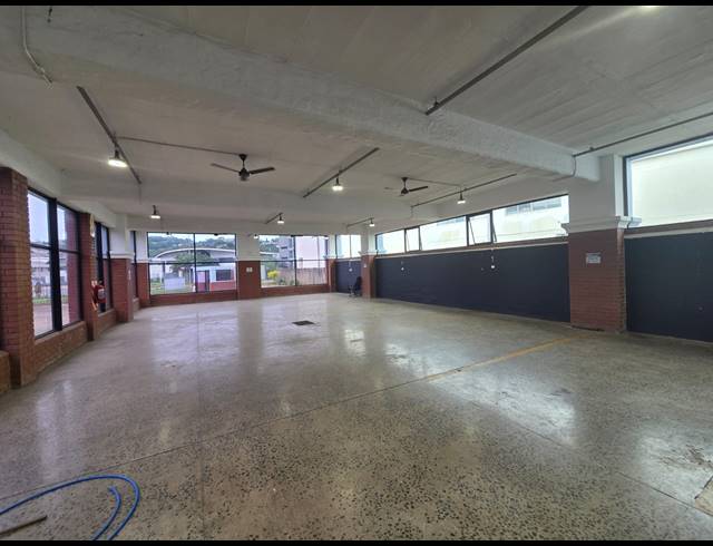 3,000M² WAREHOUSE FOR SALE IN RIVERHORSE VALLEY